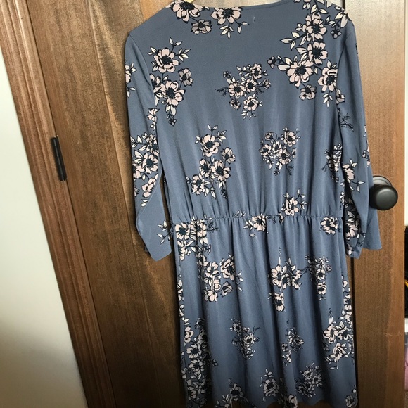 Floral dress - Picture 4 of 4